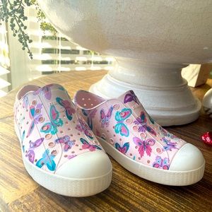 Pre-loved great condition girls size 12C Native sandal!